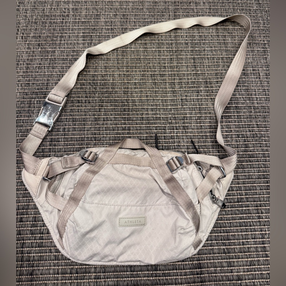 Athleta Excursion Large Beige Belt Bag